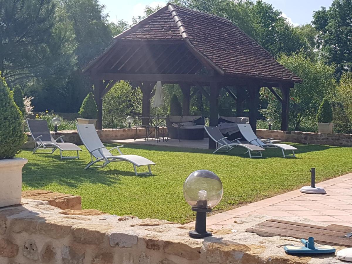 Moulin Du Soustre Bed and Breakfast Cavagnac Exteriör bild