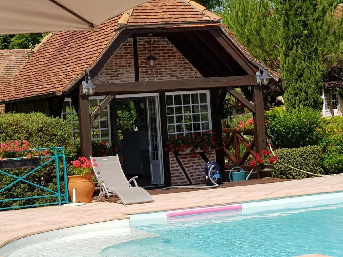 Moulin Du Soustre Bed and Breakfast Cavagnac Exteriör bild